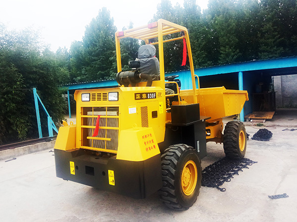 小型矿用翻斗车