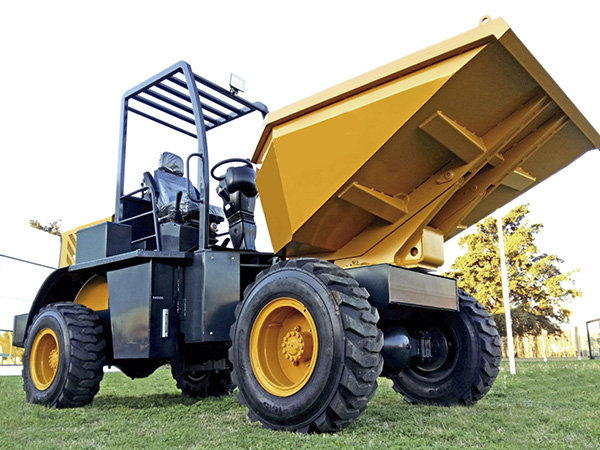 工程翻斗车
