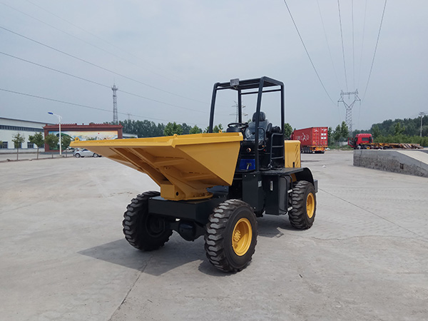 小型工程翻斗车