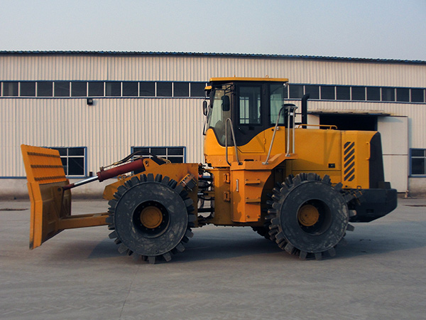 垃圾填埋压实机